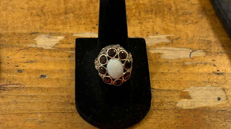 18K Opal and Garnet Ring Deco