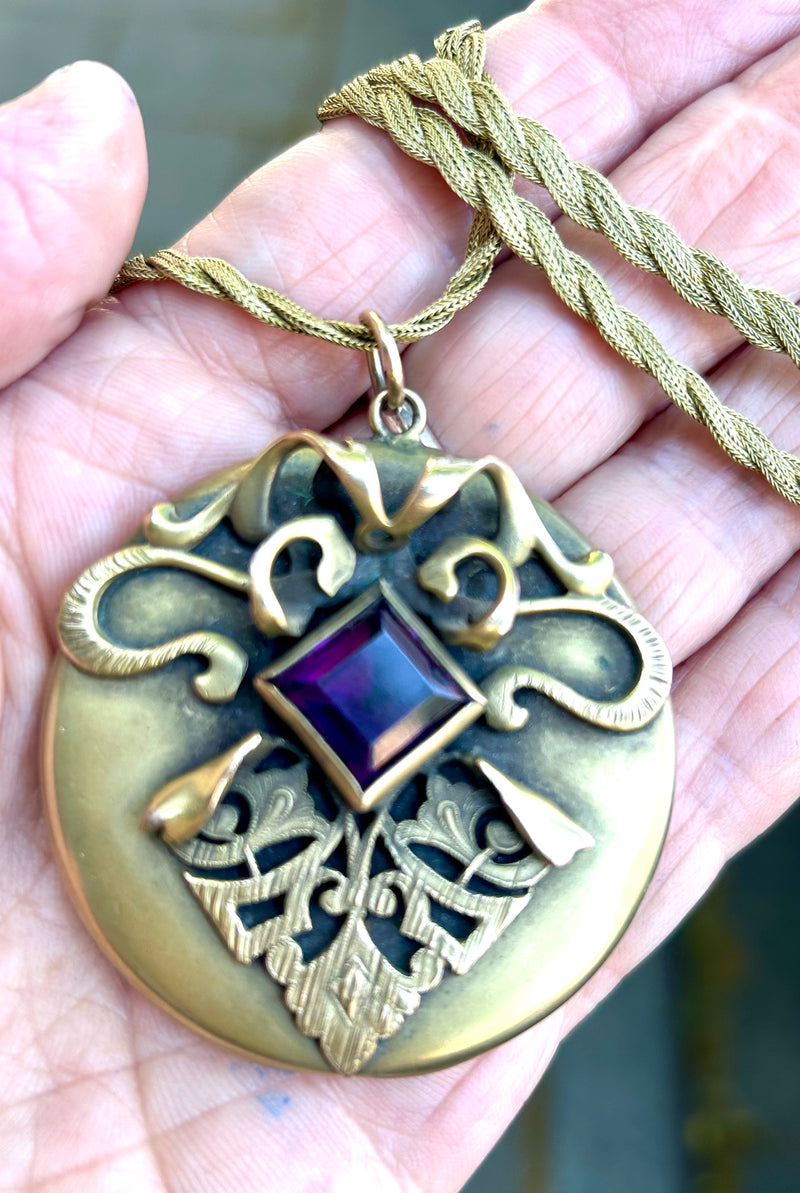 GF Art Nouv Locket