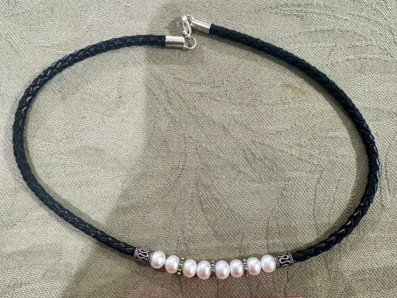SS Black Leather and Pearl Choker – Elegant and Trendy Necklace