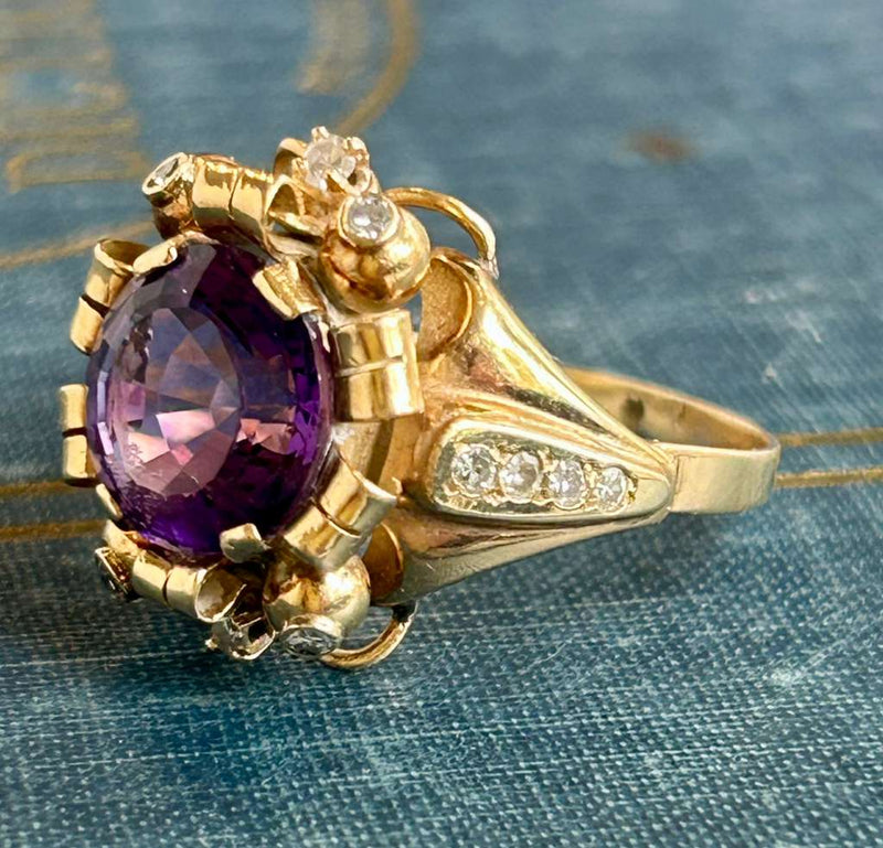 18k yellow gold Amethyst and diamond, ring size 7 1/2