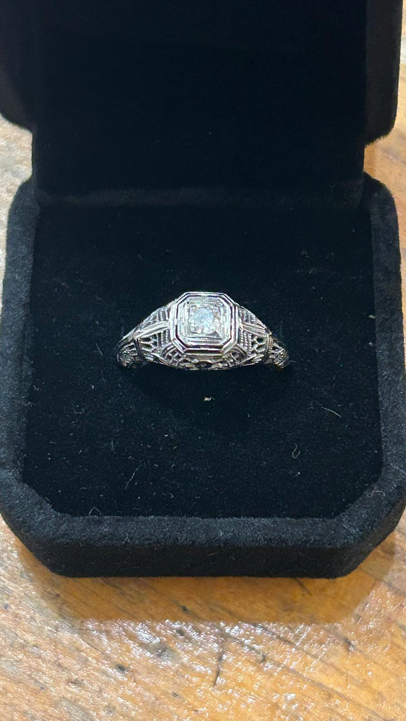Art Deco 18K Filigree .40 ct Size 6 3/4