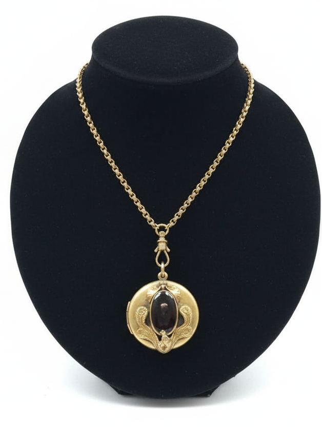 GF Vict Locket with purple stone
