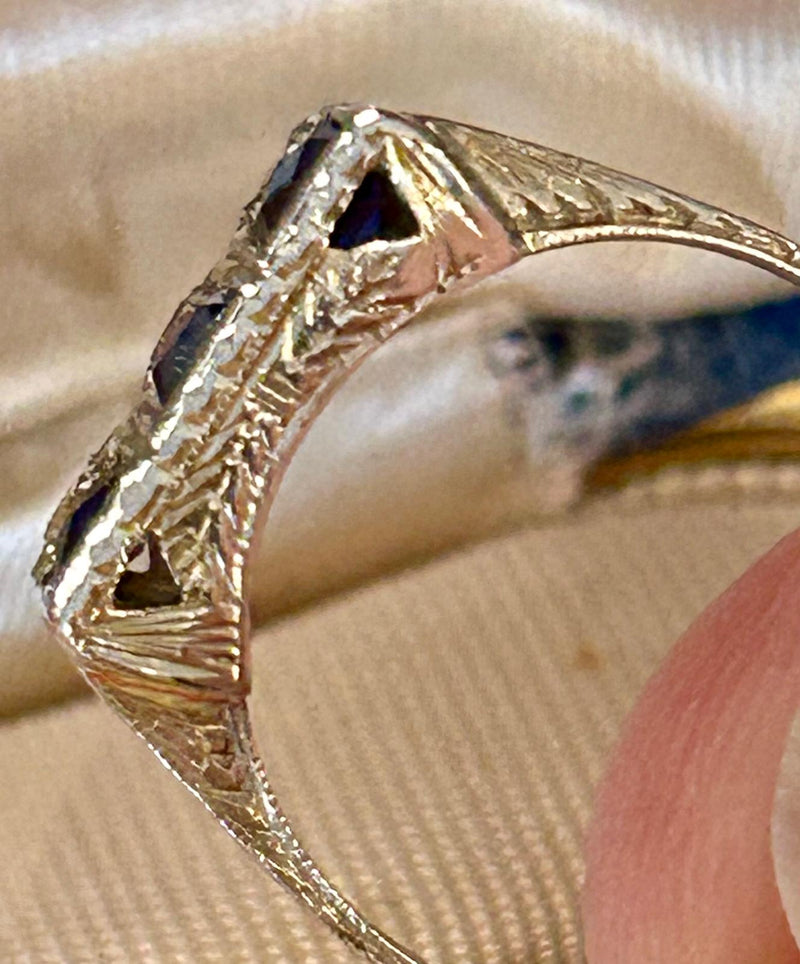 Art Deco 18K Gold Diamond Sapphire Ring