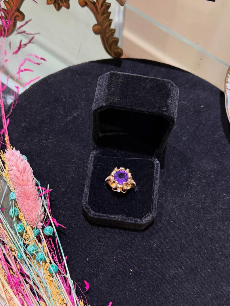 18k yellow gold Amethyst and diamond, ring size 7 1/2