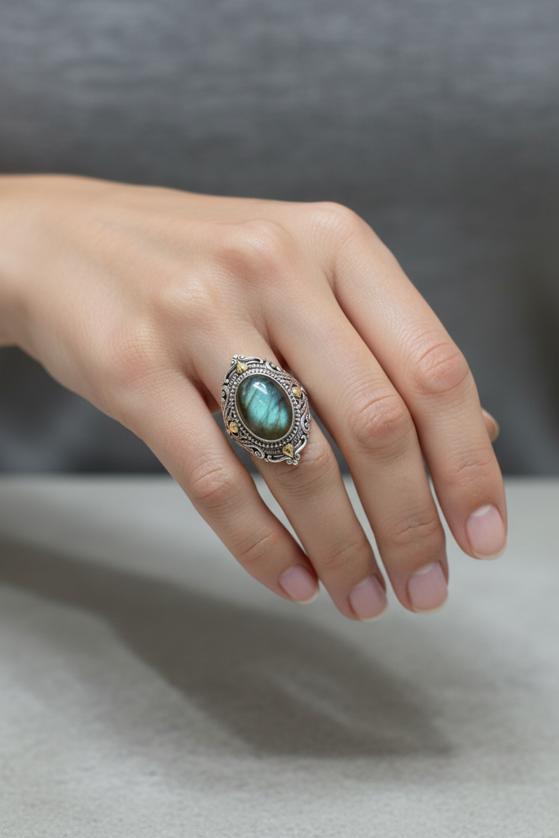SS Lg. Labradorite Ring