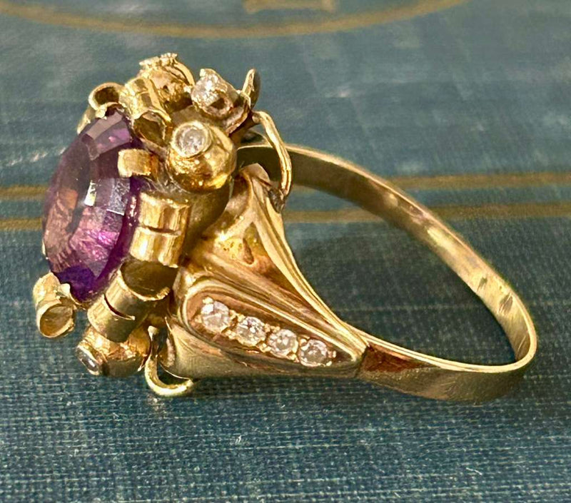 18k yellow gold Amethyst and diamond, ring size 7 1/2