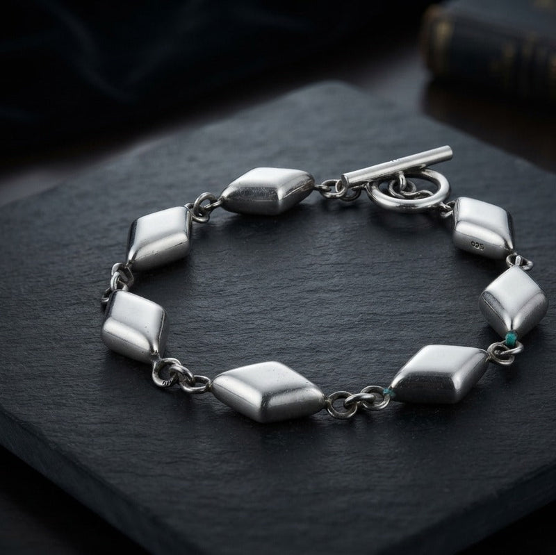 SS Link Toggle Bracelet need title