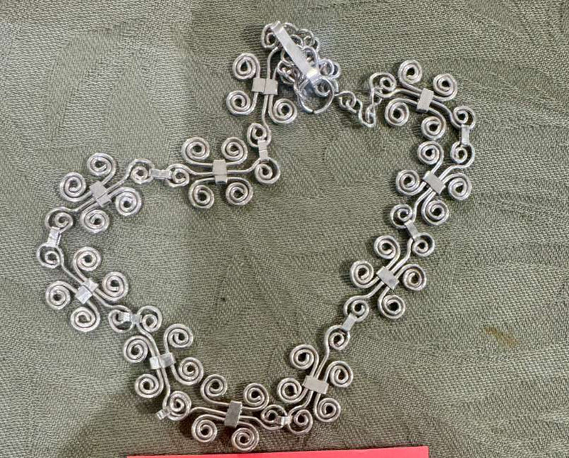 SS Plated Swirl Link Necklace – Elegant and Stylish Silver Jewelry