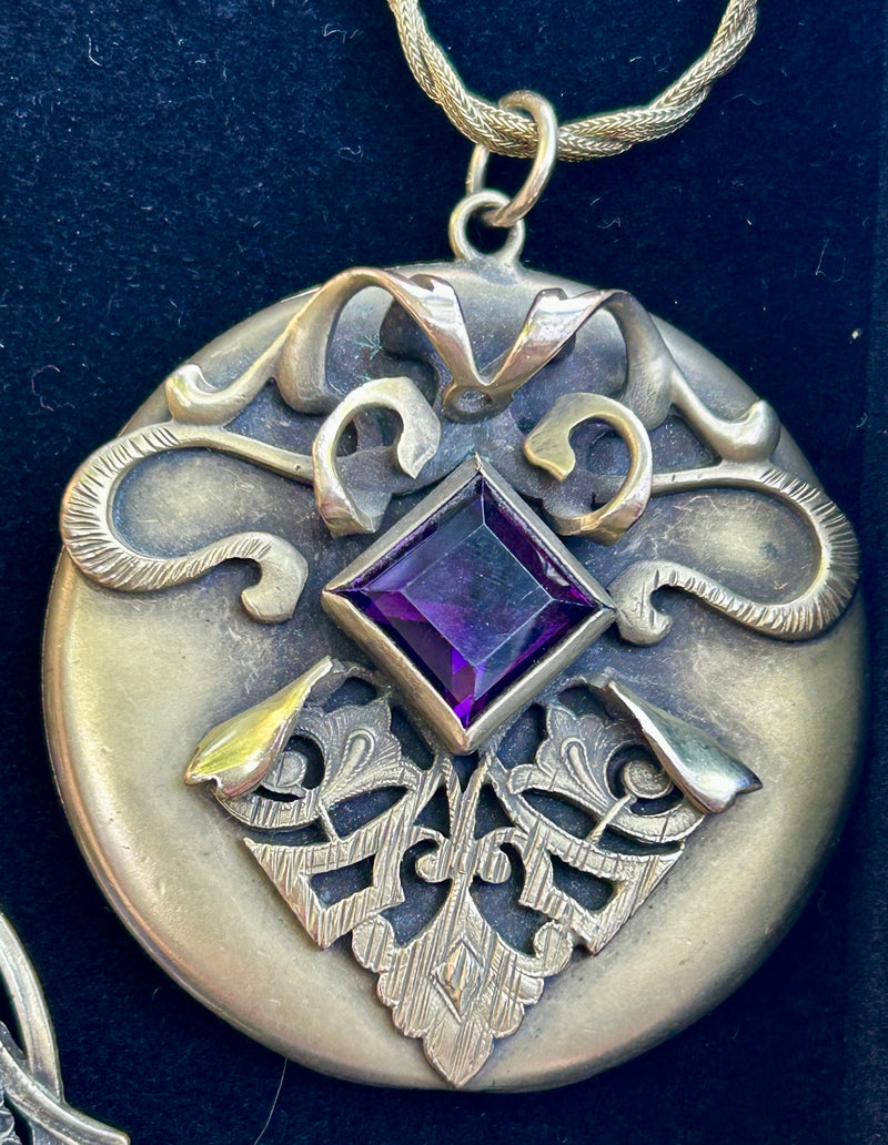 GF Art Nouv Locket