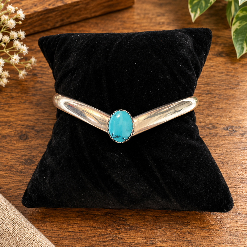 Sterling Silver Single-Stone Turquoise V Cuff