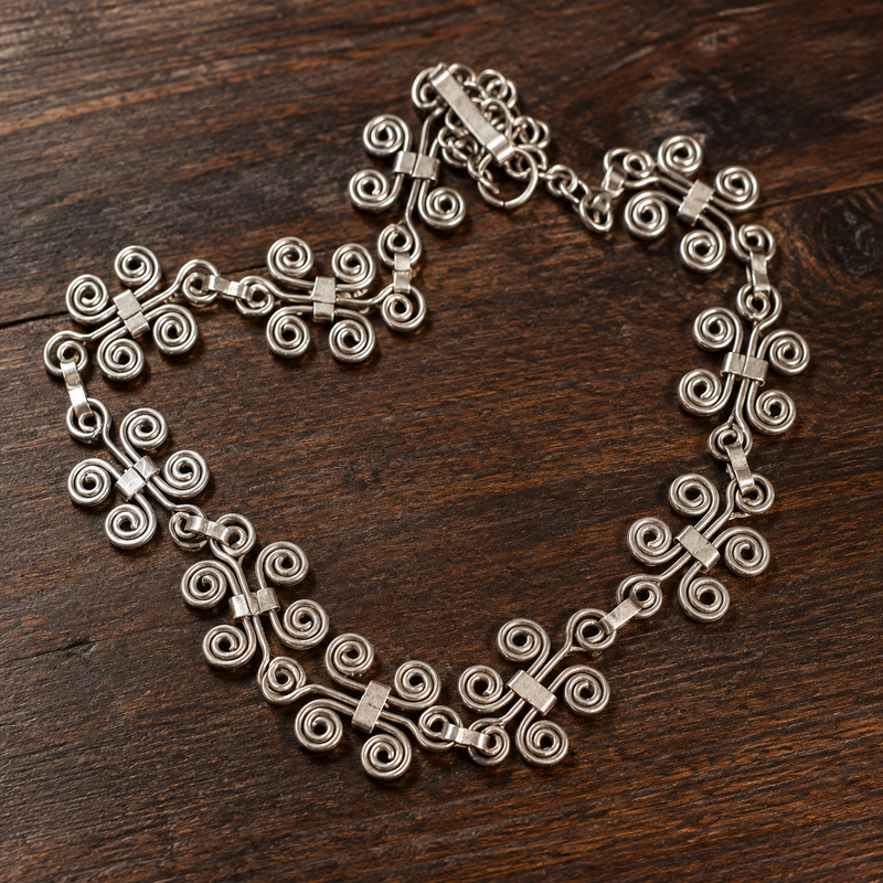 SS Plated Swirl Link Necklace – Elegant and Stylish Silver Jewelry