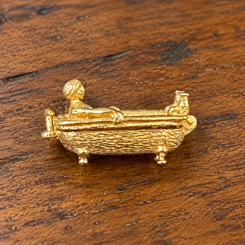 9K Gold Man in Bathtub Charm Pendant