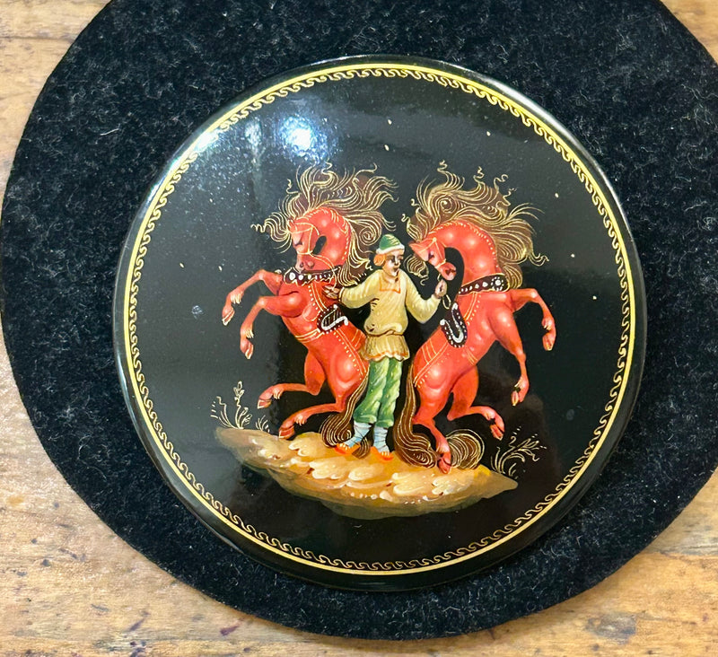 Vintage Hand painted Russian Lacquer Pin/brooch