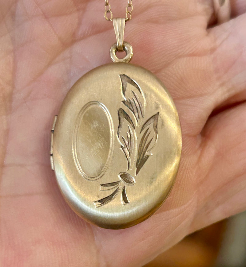 Vintage Gold Filled locket 1” x 1  1/2”