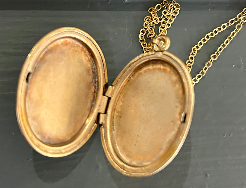 Vintage Gold Filled locket 1” x 1  1/2”
