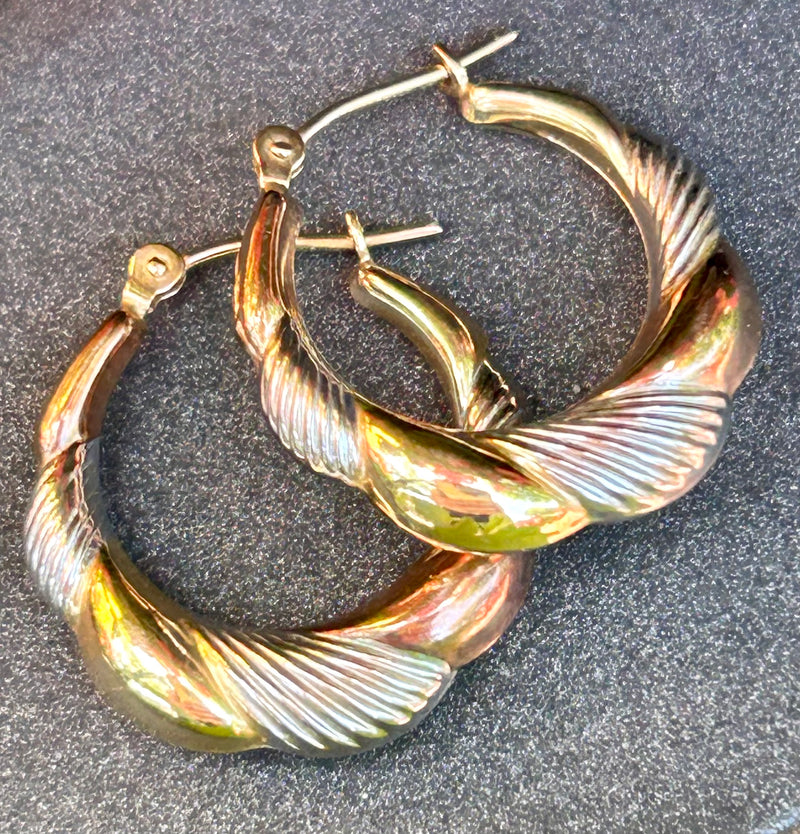 14K Tricolored hoop earrings 3/4” diameter