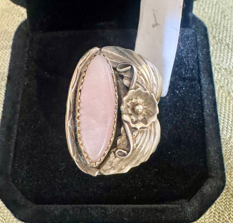 Sterling Silver mother of pearl Native American, ring size 7 1/2
