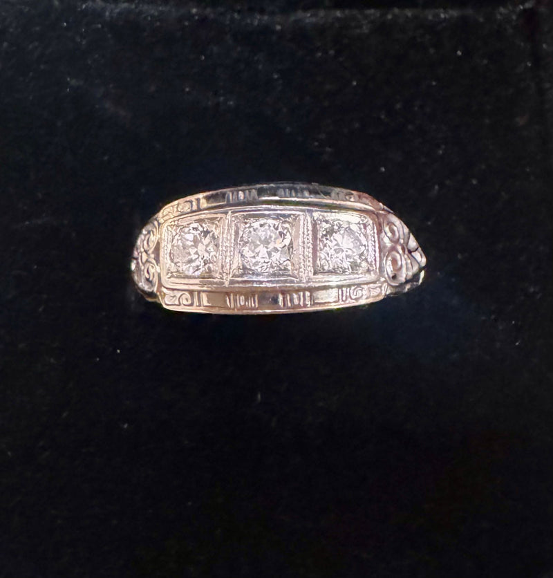 14k 30's filigree diamond ring