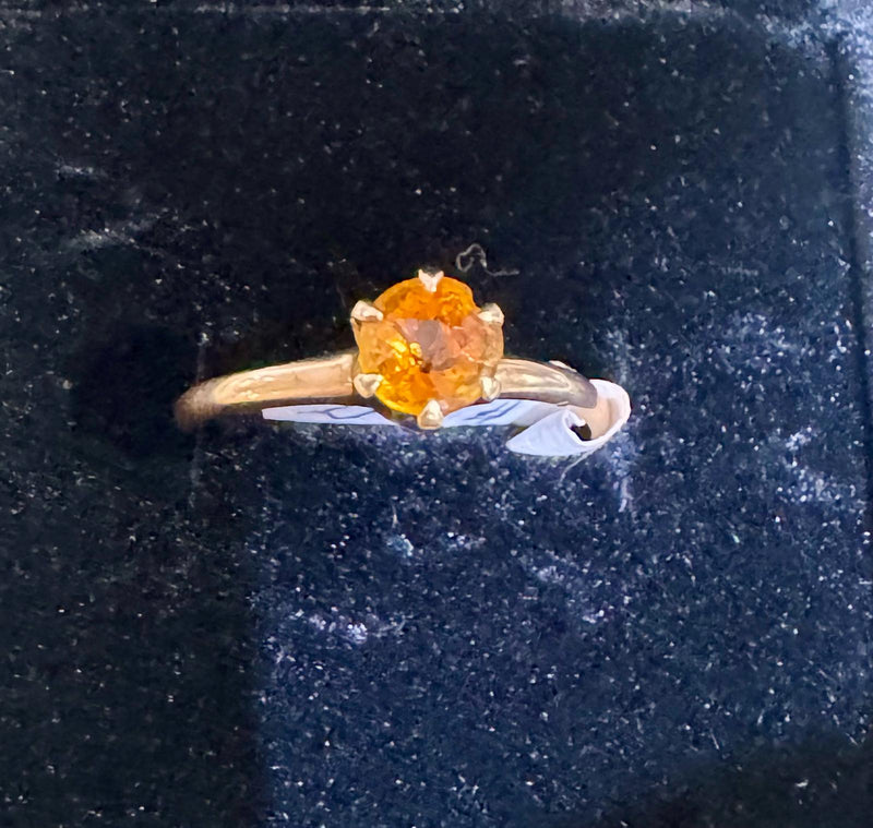 10K Citrine Solitaire ring