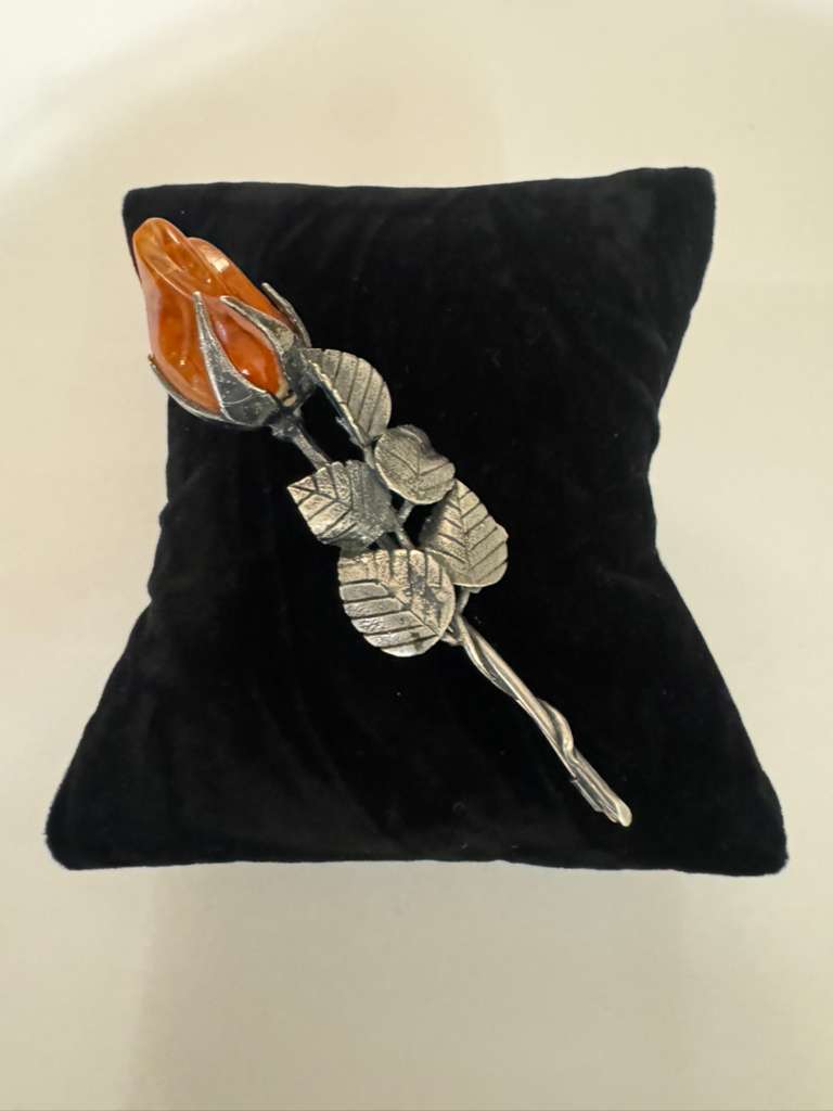 SS Rose Pin
