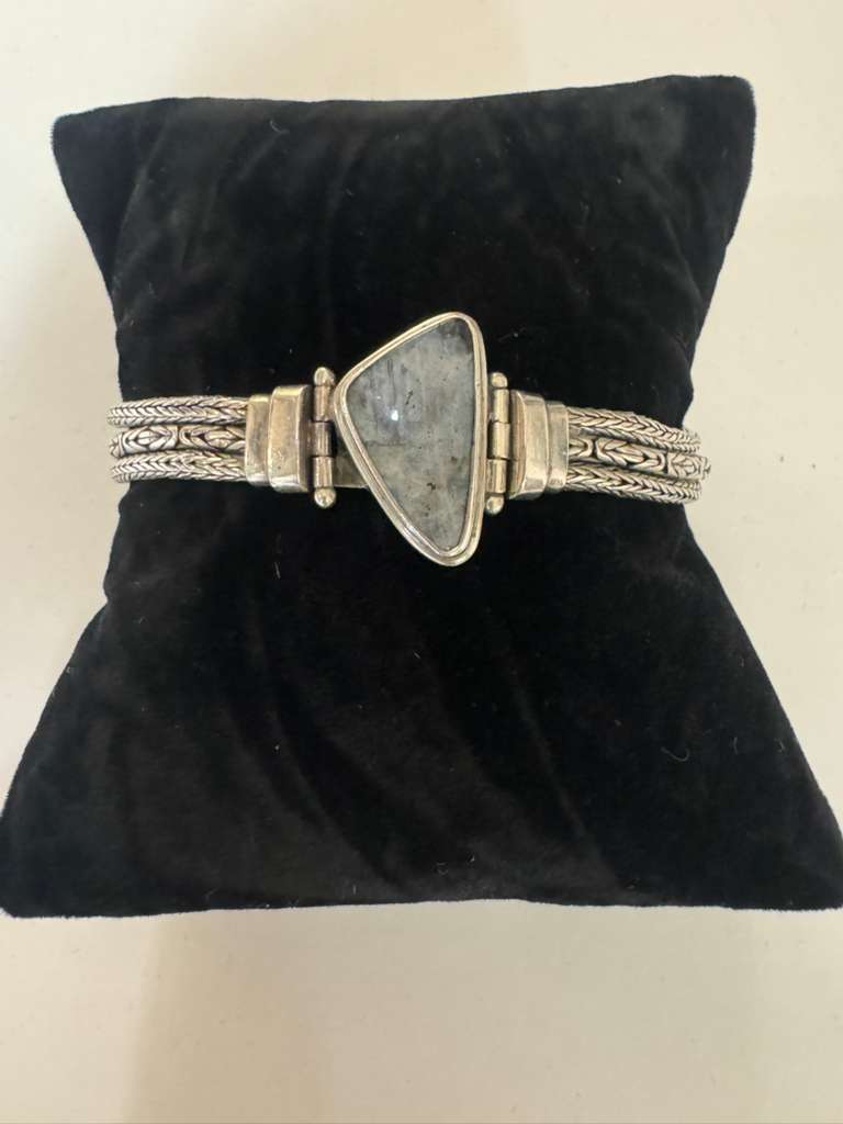 SS and Laradorite bracelet