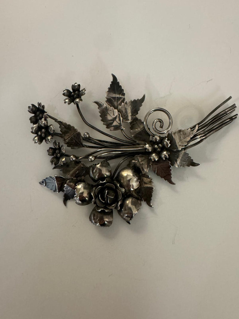1940's SS Flower pin