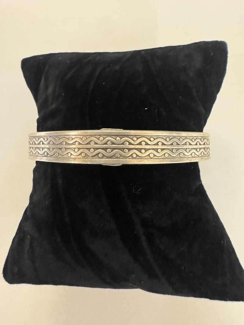 Base metal cuff