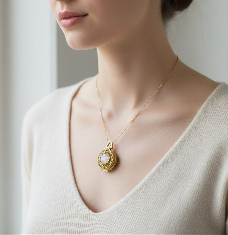 G.F. Locket w/ compact