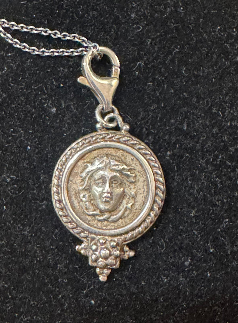 S.S. Italy Pend w/ S.S. Chain