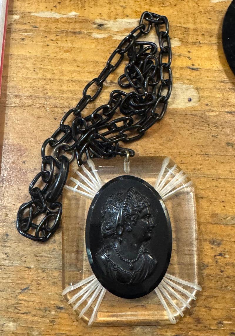 Vintage Cameo Neck Lucite