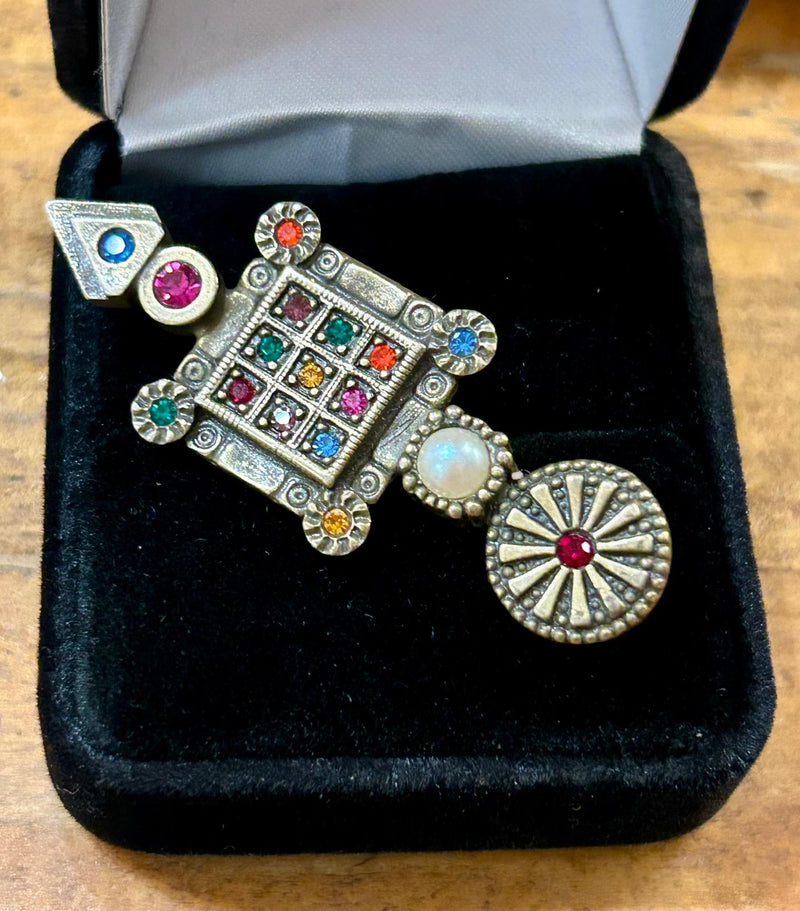 Patricia locket pin