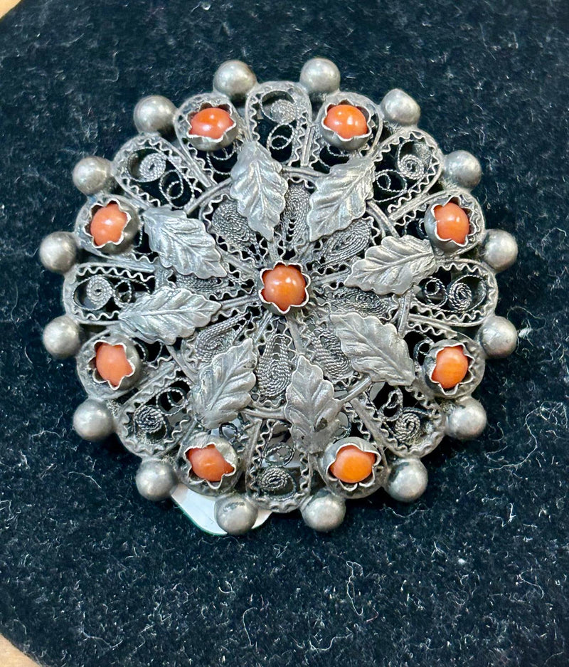 800 Silver and coral pin italy