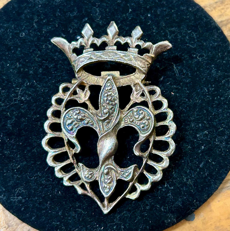 Fleur di Lis Pin