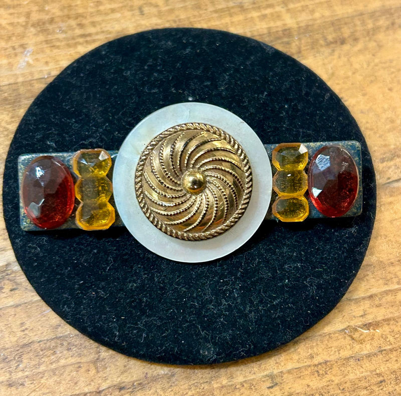 Contemporary pin with MOP