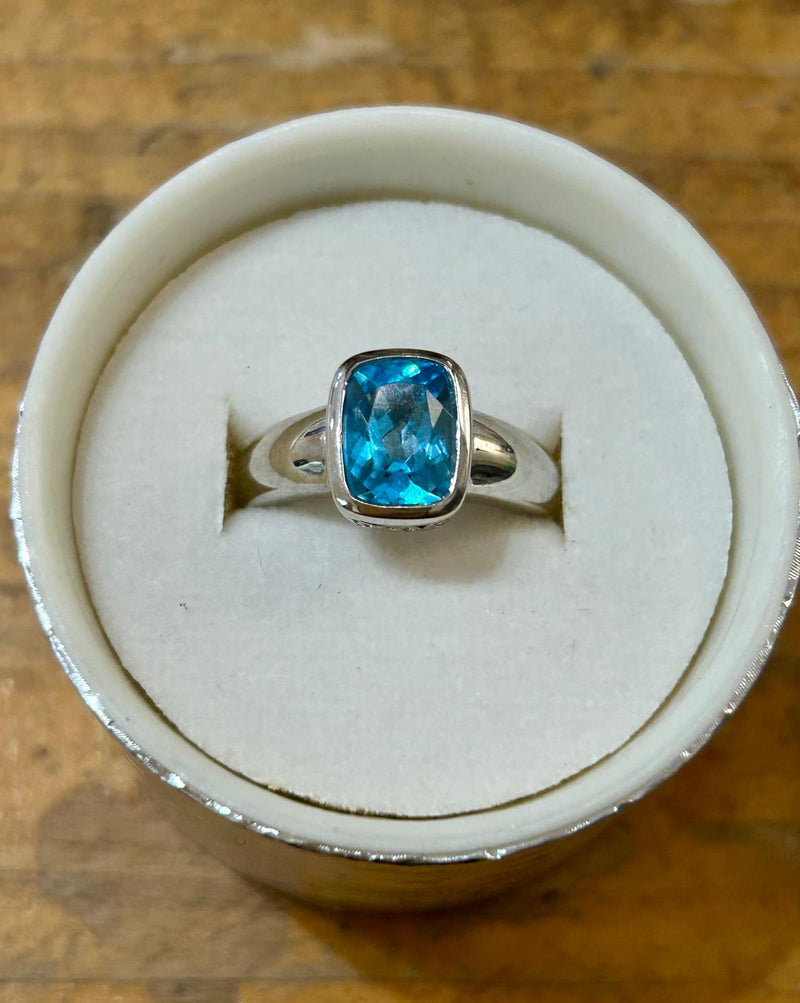 14K Blue topaz ring