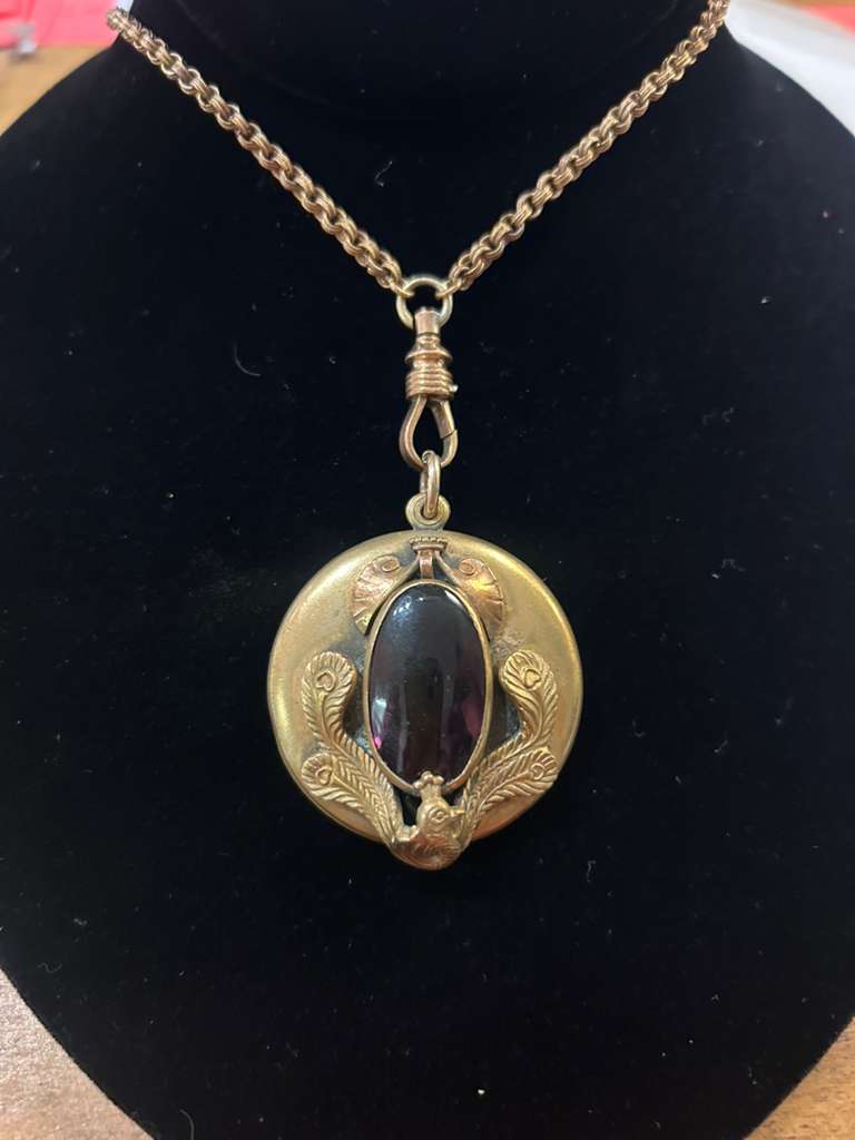 GF Vict Locket with purple stone