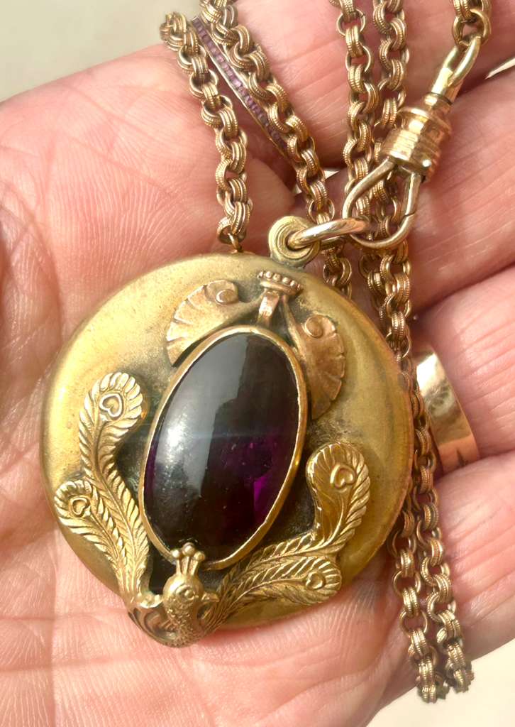 GF Vict Locket with purple stone